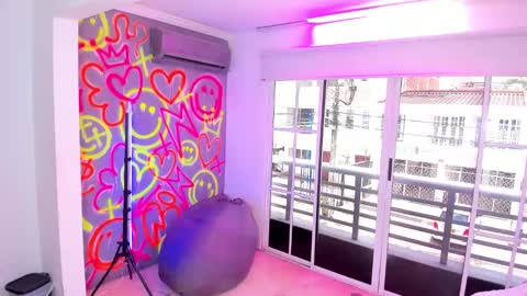 Snapshot of geanna_rose chatting on October 16, 5:23 pm geanna_rose online show from October 16, 5:23 pm