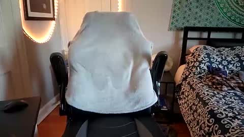 Gina James online show from April 14, 6:35 pm