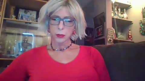 Snapshot of girlinrock chatting on September 22, 12:49 am Girlinrock online show from September 22, 12:49 am