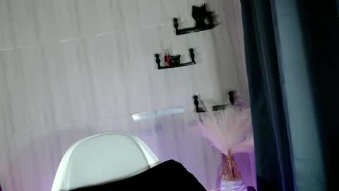 goddess_of_sex18 online show from July 3, 10:21 am