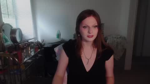 Goddess of Insanity online show from May 1, 2:32 pm