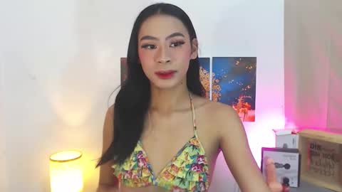 Snapshot of goddessnianxx chatting on October 20, 1:20 am Kyla and Nian online show from October 20, 1:20 am