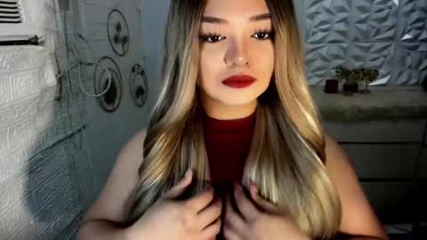 Snapshot of gorgeousamandarose chatting on October 19, 8:45 pm Amanda rose online show from October 19, 8:45 pm