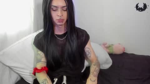 Snapshot of goth_ru chatting on January 11, 8:21 pm Russ online show from January 11, 8:21 pm
