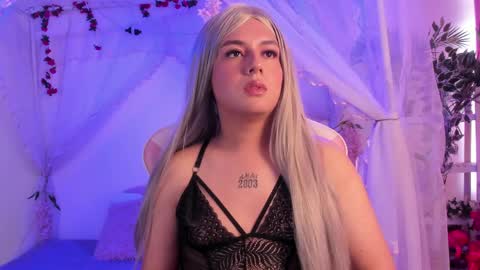 Isabella online show from April 29, 5:30 pm