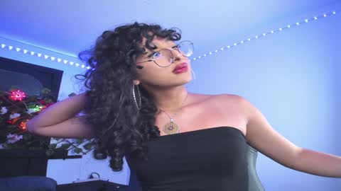 Snapshot of heka_prudence chatting on December 15, 3:56 am Heka Prudence online show from December 15, 3:56 am