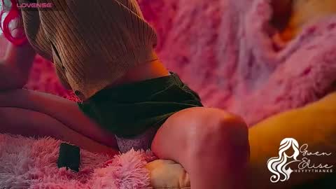 Gwen Elise online show from October 31, 4:49 pm