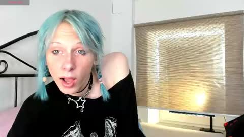 hi im Hika online show from June 14, 2:07 pm