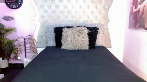 honey_moontsts online show from February 8, 12:00 pm