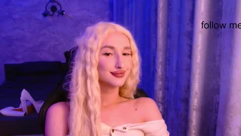 honey_sunset online show from November 3, 10:42 pm