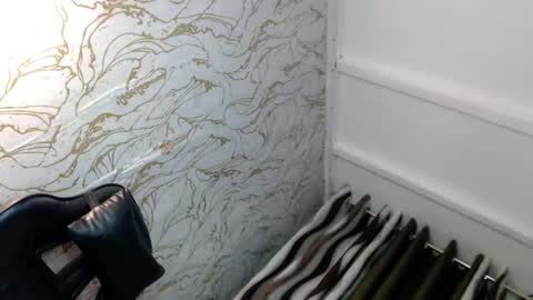 Snapshot of honey_swellens chatting on September 14, 3:49 pm honey_swellens online show from September 14, 3:49 pm