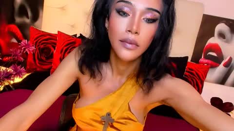 Snapshot of horny_ayahh chatting on October 7, 12:11 am horny_ayahh online show from October 7, 12:11 am