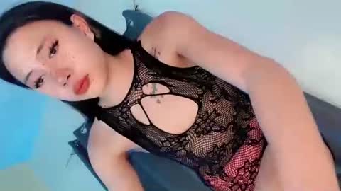 Snapshot of hornykylie047 chatting on October 19, 2:04 am hornykylie047 online show from October 19, 2:04 am