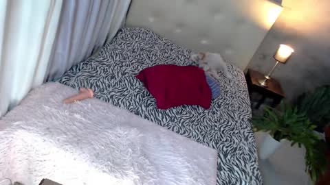 Snapshot of hotbabymaria chatting on January 22, 1:42 am maria online show from January 22, 1:42 am