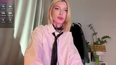 Snapshot of hotchubently chatting on October 18, 7:28 pm hotchubently online show from October 18, 7:28 pm