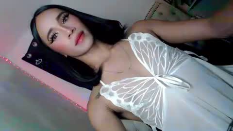 hotgirl_krisxx online show from October 25, 6:47 pm