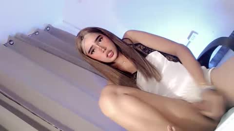 HOT BEATRICE online show from February 4, 8:35 pm