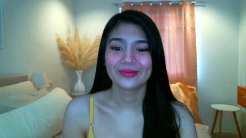 Snapshot of hotsweetangel00 chatting on December 16, 3:51 am Sweet Angel online show from December 16, 3:51 am