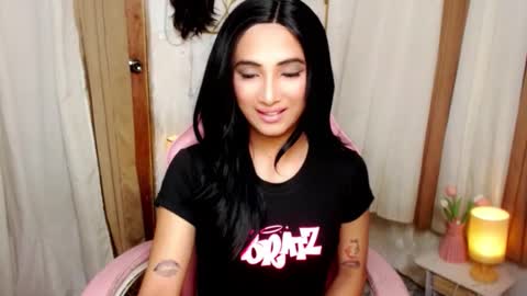 Snapshot of hugeasiancockandrea chatting on October 17, 2:37 am drea online show from October 17, 2:37 am