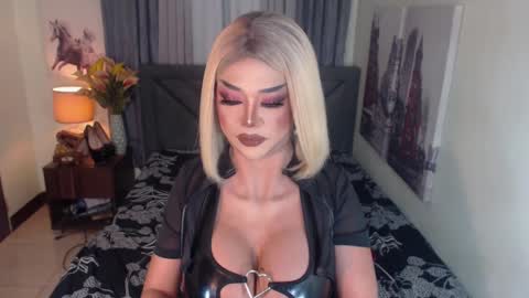 Christine online show from January 12, 2:52 pm