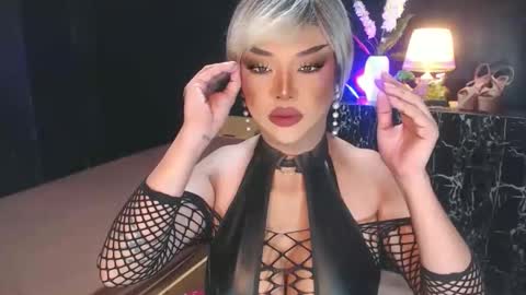 Christine online show from June 3, 6:44 pm