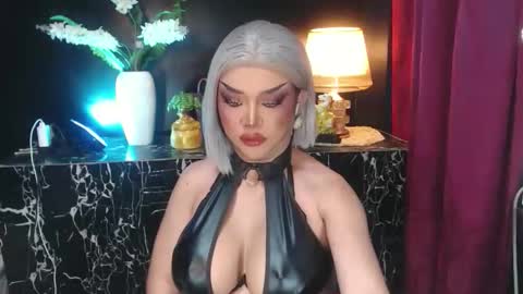 Christine online show from June 4, 8:34 pm