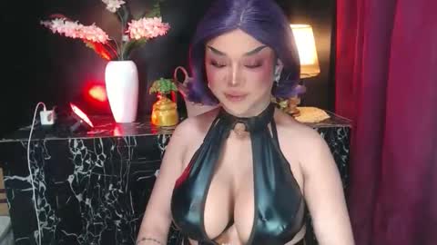 Christine online show from June 5, 9:21 pm