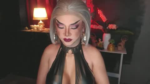 Christine online show from July 4, 5:18 pm