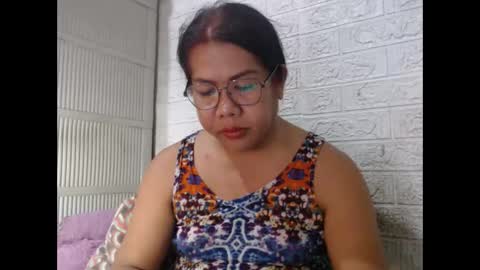 Snapshot of i_drain_u_bitch chatting on October 10, 11:00 am jamaeca online show from October 10, 11:00 am