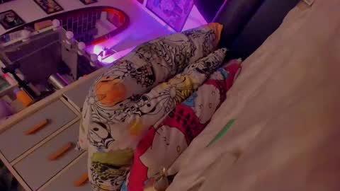Miss Jazzmine online show from June 6, 8:43 am