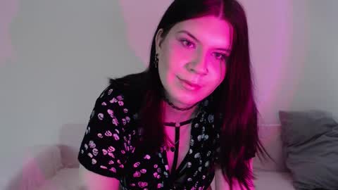 Snapshot of iintimate_flesh chatting on October 5, 9:21 am Vella online show from October 5, 9:21 am