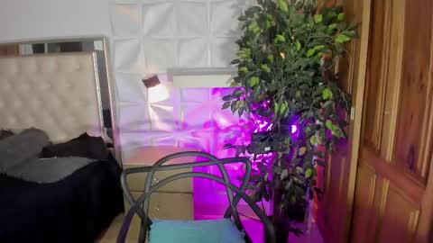 Daphne online show from October 24, 7:52 pm