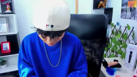 Snapshot of im_mathias chatting on October 12, 8:00 pm mathias online show from October 12, 8:00 pm