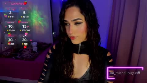 Snapshot of im_miabigass chatting on December 15, 8:19 am Mishell Martinez INSTAGRAM im mishellbigass online show from December 15, 8:19 am