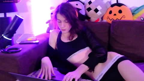 Snapshot of im_ripley chatting on December 10, 9:54 pm fort online show from December 10, 9:54 pm
