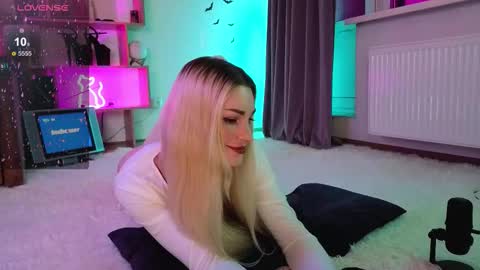  Dina  Help me reach 100 likes  online show from November 27, 8:32 pm