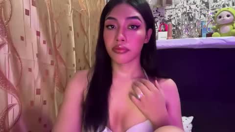 Snapshot of iriss_fox chatting on October 19, 6:17 am they call me Iriss online show from October 19, 6:17 am