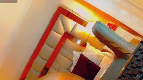 isabellagirs online show from October 8, 4:58 am