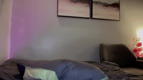 KellyPuth online show from October 25, 11:27 am