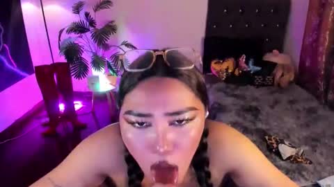 Siana online show from June 2, 9:55 am