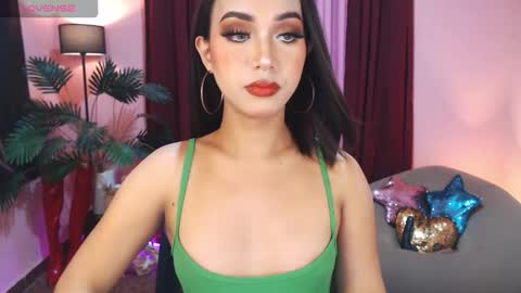 Snapshot of itsmesofiaa69 chatting on October 18, 6:33 pm Sofia online show from October 18, 6:33 pm