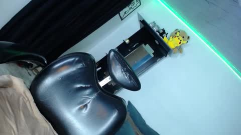 y  online show from January 8, 7:12 am