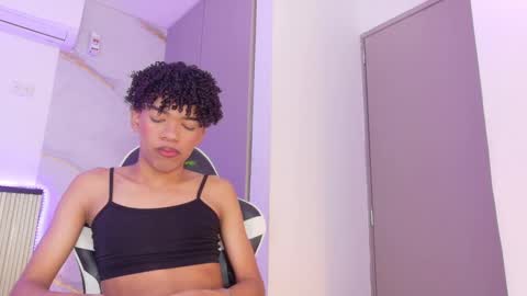 Snapshot of ivone_rose_ chatting on October 12, 1:13 pm Ivon online show from October 12, 1:13 pm