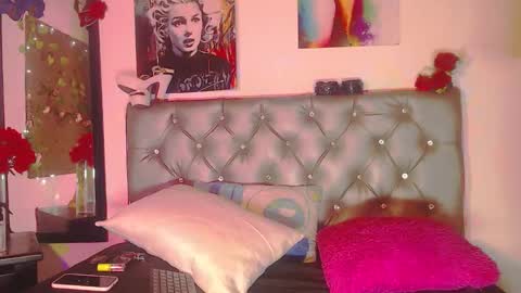 ivymilleer online show from November 20, 1:33 pm