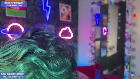 Muse hethey online show from January 11, 11:00 pm