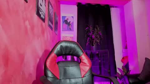 Jade Benett online show from June 6, 3:57 am