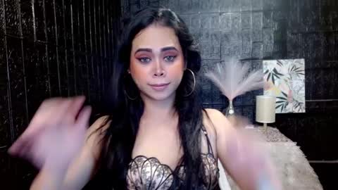 Jade online show from December 6, 12:33 pm