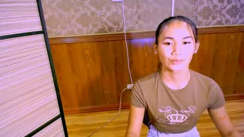 janine_hilton online show from August 1, 3:18 am