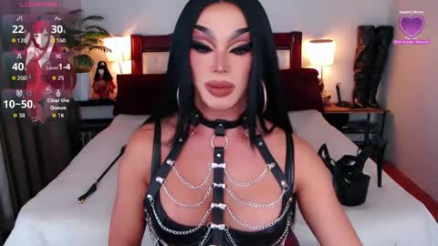 Queen Jenifer online show from June 5, 9:43 pm