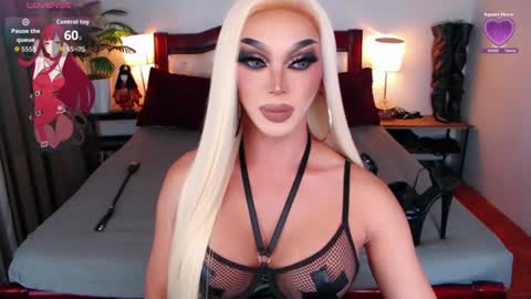 Queen Jenifer online show from June 26, 9:19 pm